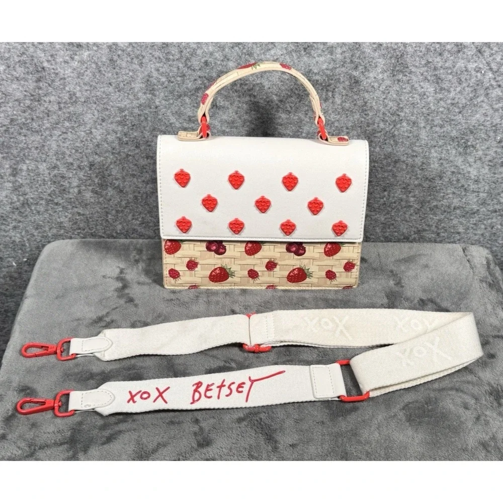 Betsey Johnson Hand Bag Purse Crossbody Satchel Strawberry Berries Basket Weave‎